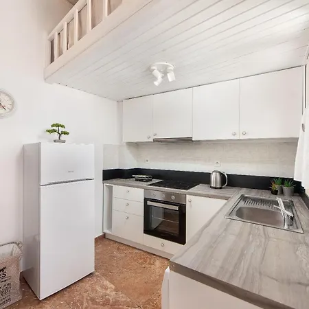 Апартаменти Anagio House